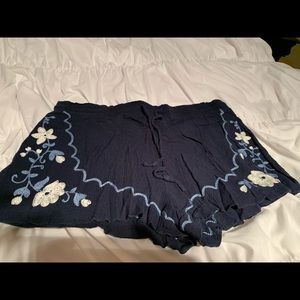 Navy floral flowy shorts